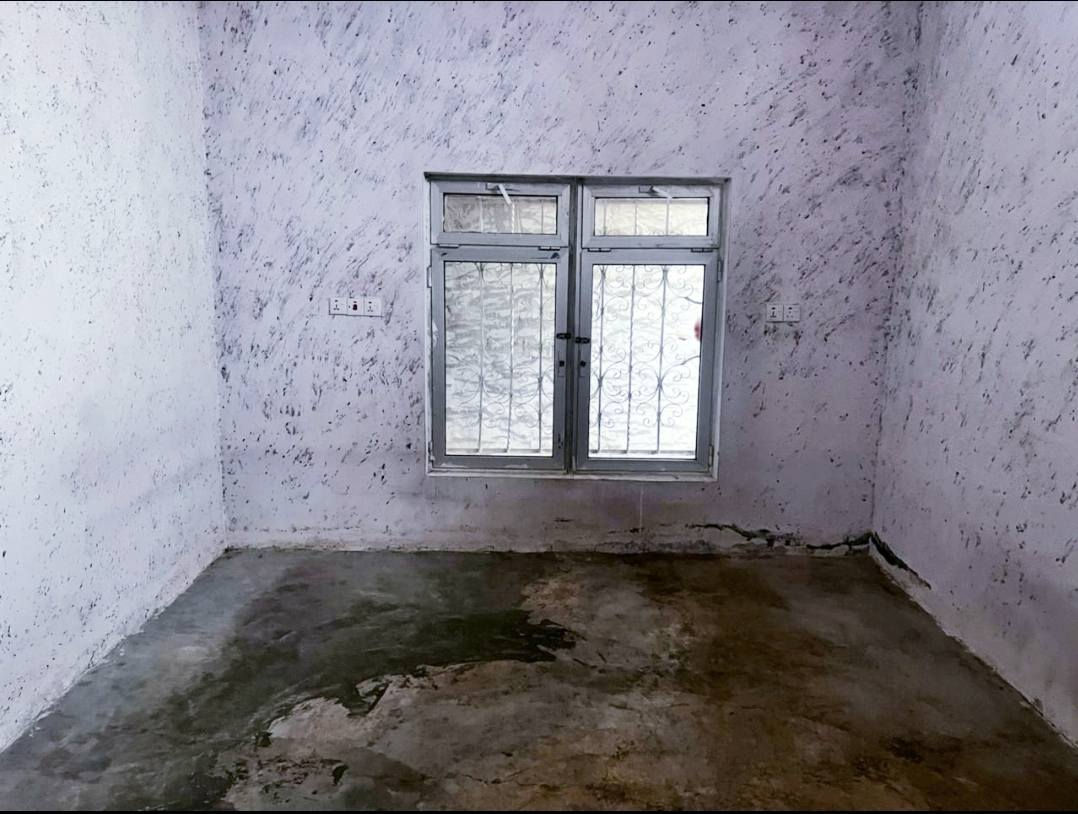 #للبيع دار سكن للبيع 

#الموقع الاحمر مقابل شارع المقداد

#نوع العقار  عقد زراعي 

#المساحة 175م 

#المحتويات   البيت طابق واحد مكون من .استقبال . صالة مطبخ .  2غرف نوم  
#السعر 
لمعرفة السعر الاتصال على الرقم  ***********
