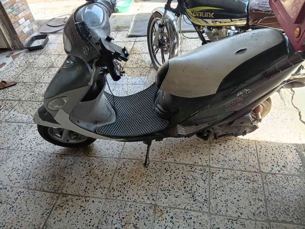 السلام عليكم ماكس منغولي نضيفه خير من الله شغاله سلف وهندر
سعرها ٣٥٠ وبيها مجال 
مكاني زعفرانيه 
***********
