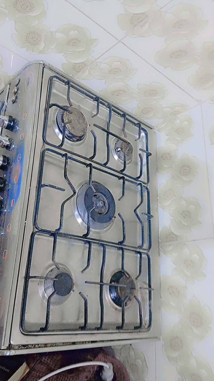 طباخ شغال كلة ولفرن شغال حتة اكلوب الفرن شغال نوعيتة ولله معرفها لان ممسوحة وشرط القنينة شهرين واكثر تبقة. قيم واخذه بل يحبة الله


**إذا كنت صاحب هذا الإعلان وتريد حذفه لأي سبب، رجاءا أرسل رسالة إلى الدعم الفني**