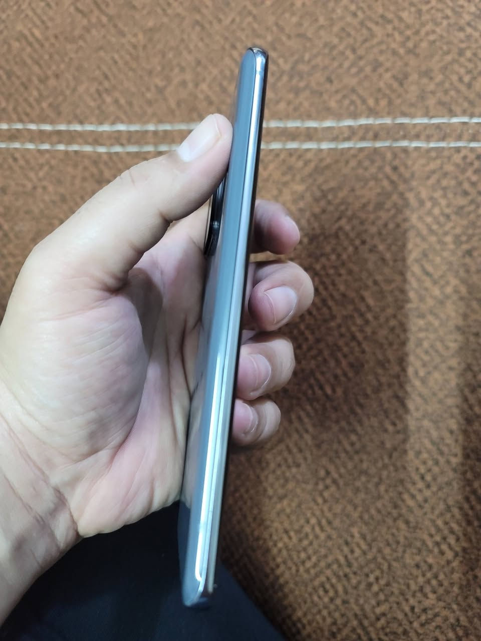 السلام عليكم يوجد سامسونج اس ٢٠ الترا ٢٥٦ دبل شريحه عربي اصلي رصاصي مع شاحنته الاصليه وسماعته نضافه ١٠٠ بالميه السعر ٢٧٥ مع مجال قليل مكاني الشعب ***********
