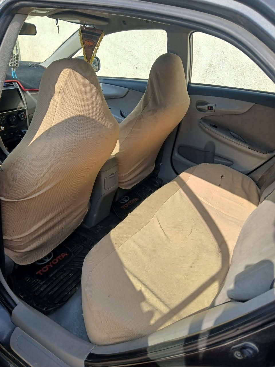 السلام عليكم مراوس فقط مراوس فقط مراوس بالنتره مضلع او اوبتما او اكسنت او سوناتا مضلع او فورتي او سنترا او سياره حسب القناعه كورلا 2012 وراد أمريكي حادثها بل بكلايت خلفي الأيمن بدون دواخل مكفوله محرك وكير انضاف تبريد شغال تخم تاير ويل كب حجم 16 شاشه وكامره دواره كهربائيات كلها شغاله رقم بغداد بيها قطع صبغ السعر 100 وبيها مجال مكان السياره بغداد للاستفسار الاتصال على الرقم *********** //***********
