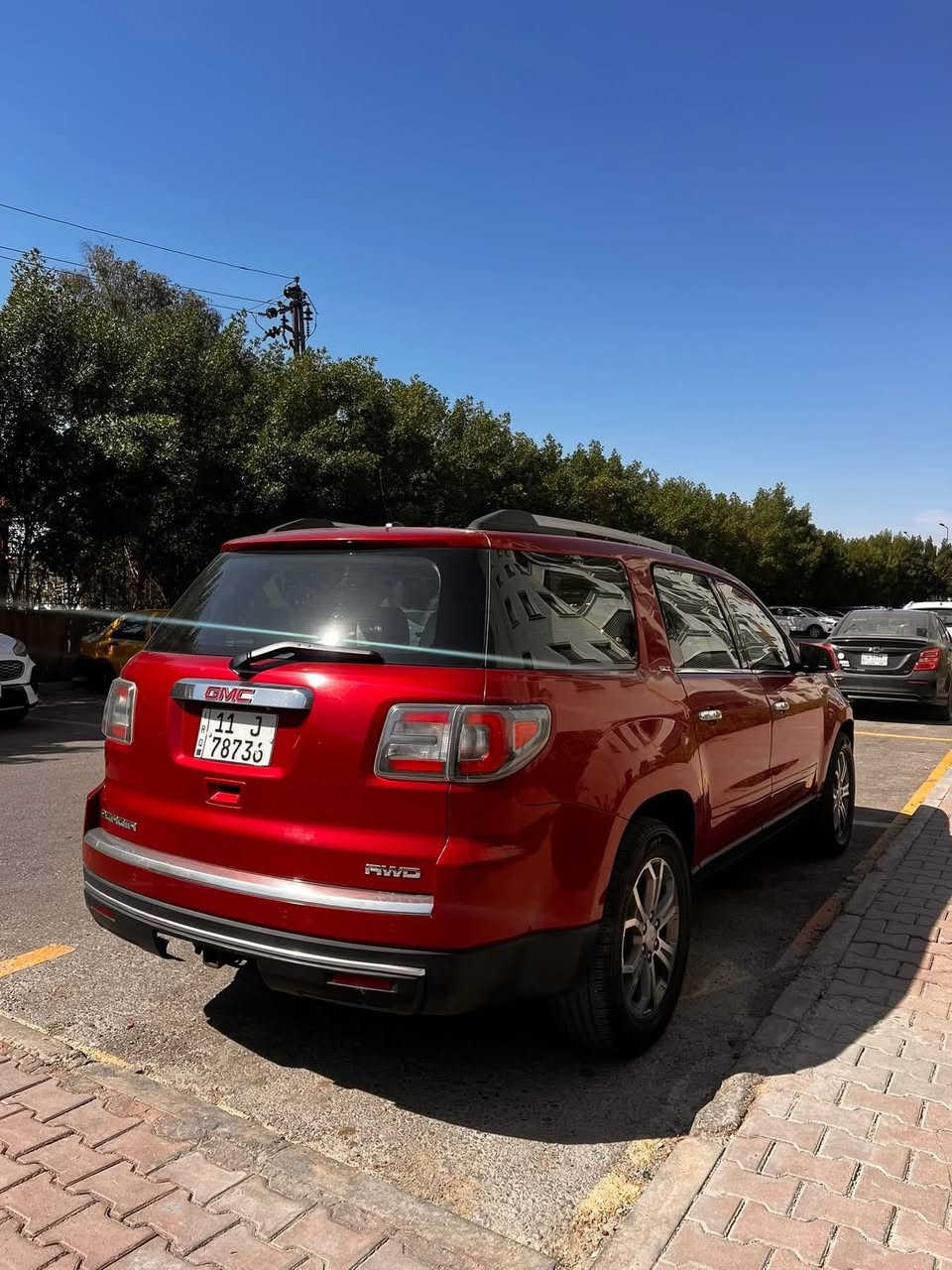 السلام عليكم
للبيع 

GMC ACADIA 2013 SLT AWD

خليجية بدون حادث 
مشتريها من وكالة المنصور زيرو

٦ سلندر محرك ٣٦٠٠ 
بيها بارد بالجاملغ اليمين الامامي على كد شبر ( ضارب بيها جلب ) 

مواصفاتها فول
فور ويل  
سلايدات ثنين 
سستم صوت BOSE 
شاشة جبيرة
كشنات كهرباء جلد رصاصي 
تدفئة كشنات
حساسات و كامرة
ويل كب 19 
باب خلفي كهرباء
اشارات بالمري
لايتات و بروجكترات لدات 
اشارة بالمري
ماشية ٨٦ الف ميل
يعني ١٤٠ الف كيلو
تخم تايرات جديده و باتري جديد

السياره بلاديه بدون تحويات ولا جطلات ولا منظومة غاز 

السعر ١٥٥ ورقة
يعني ١٥٥٠٠ $

مكان السياره اليرموك او حي العدل

للاستفسار
***********

