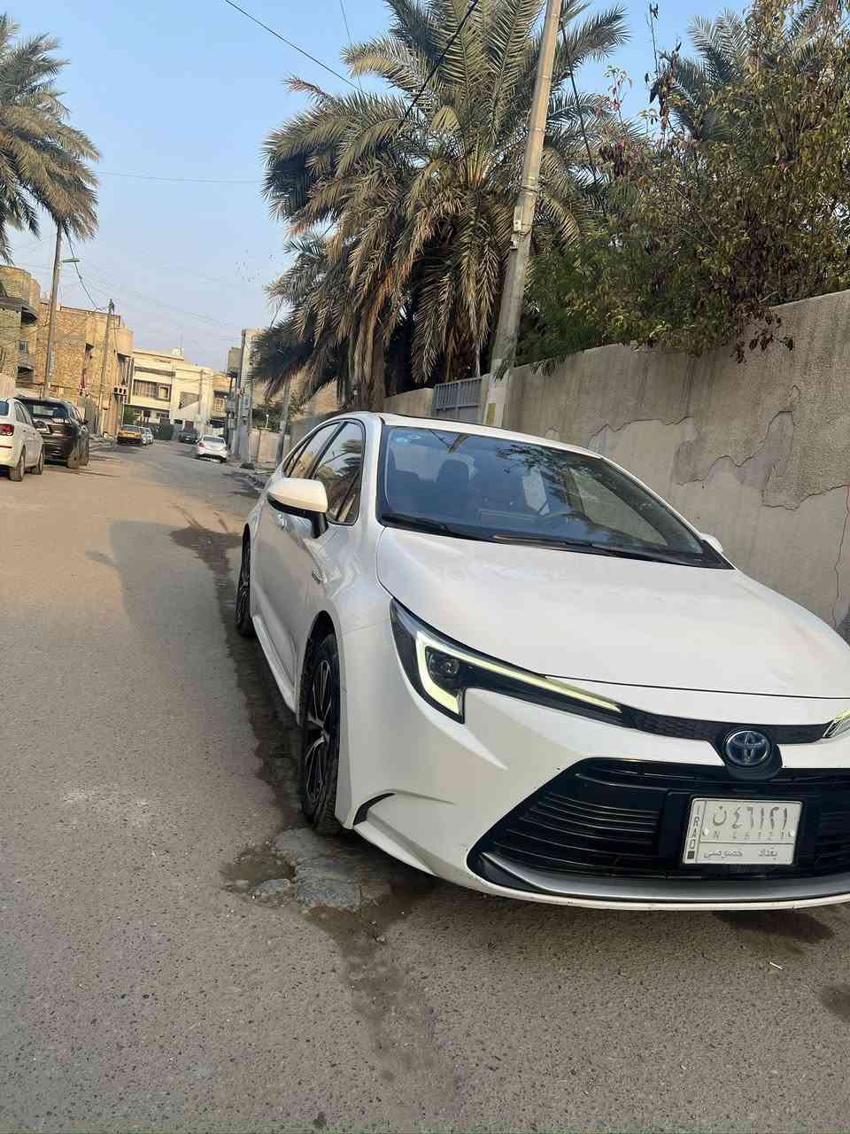 السلام عليكم .
كورلا ليڤن هايبرد 2023 خليجي مكفوله كفاله عامة فول . 
المواصفات فول اعلى مواصفات بالكورلا 
- بصمة تشغيل 
- بصمة ابواب 
- دخول ذكي
- جنطة ذكية تفتح عند الاقتراب 
- لايت ليد زينون 
- فتحة سقف 
- كشنات جلد لونين 
- مانع انزلاق 
- تحديد مسار 
- عدم الخروج من المسار 
- قيادة ذاتية 
- مانع اصطدام 
- حساسات امامية 
- حساسات خلفية 
- حساسات جانبية 
- ويل كب كروم 
- شاشة كبيرة تدعم ابل كار بلي 
- 3 وضعيات قيادة 
- نورمل - باور - ايكو 
‏EV مود. 
- دشبول متغير 3 اشكال 
- رادار امامي 
السيارة ماشية 25،000 بالضبط
السعر 145 وبيها مجال 
مكان السيارة بغداد 
للاستفسار 
*********** اتصال او واتساب🤍.
