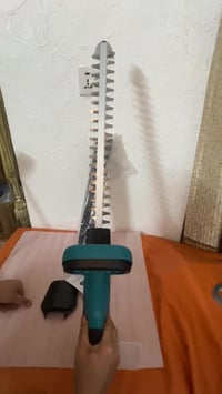 منشار تقليم اشجار • حجم كبير • بطارية ماكيتا