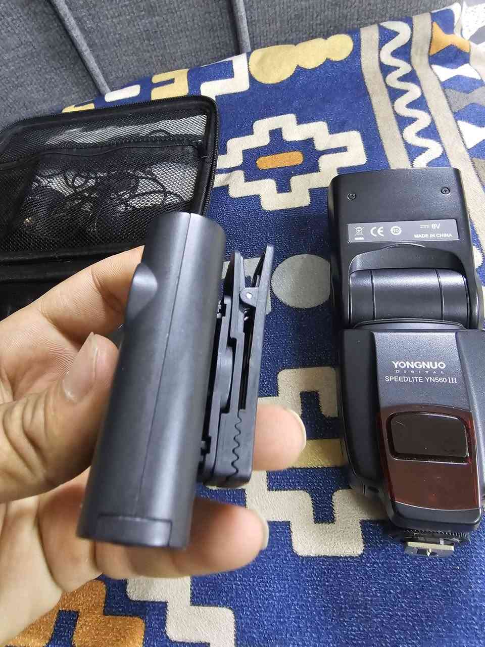 ​📢 للبيع عِدة تصوير احترافية بحالة ممتازة جداً وشبه جديدة
🎙️ أولاً منظومة مايكات لاسلكية احترافية من شركة بويا BOYA BY-WM4 PRO
✨ المنظومة تتكون من قطعتين إرسال وقطعة استقبال
✨ الصوت نقي جداً وممتاز لصناع المحتوى والمقابلات والفلوغات
✨ المايكات مريحة وتلقط الصوت بوضوح عالي مع عزل ممتاز للضوضاء
​📸 ثانياً فلاش كاميرا خارجي قوي من شركة يونغنو YONGNUO DIGITAL SPEEDLITE YN560 III
✨ إضاءة قوية واحترافية لتصوير الحفلات والمناسبات والسيشنات
✨ يحتوي على شاشة ديجيتال واضحة للتحكم الكامل بقوة الإضاءة
✨ متوافق مع أغلب أنواع الكاميرات واستهلاكه للبطارية ممتاز جداً
​🎁 الأغراض كاملة مع الحقيبة الخاصة بها والأسلاك والأبازيم الأصلية
💯 عِدة كاملة وجاهزة للعمل الفوري وتطوير جودة تصويرك وفيديوهاتك
📞 للتواصل والاستفسار راسلني خاص


**إذا كنت صاحب هذا الإعلان وتريد حذفه لأي سبب، رجاءا أرسل رسالة إلى الدعم الفني**