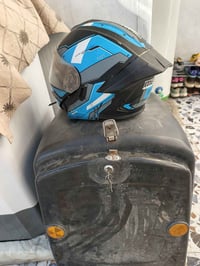 خوذات جديدة • صناديق دليفيري • شارع 80