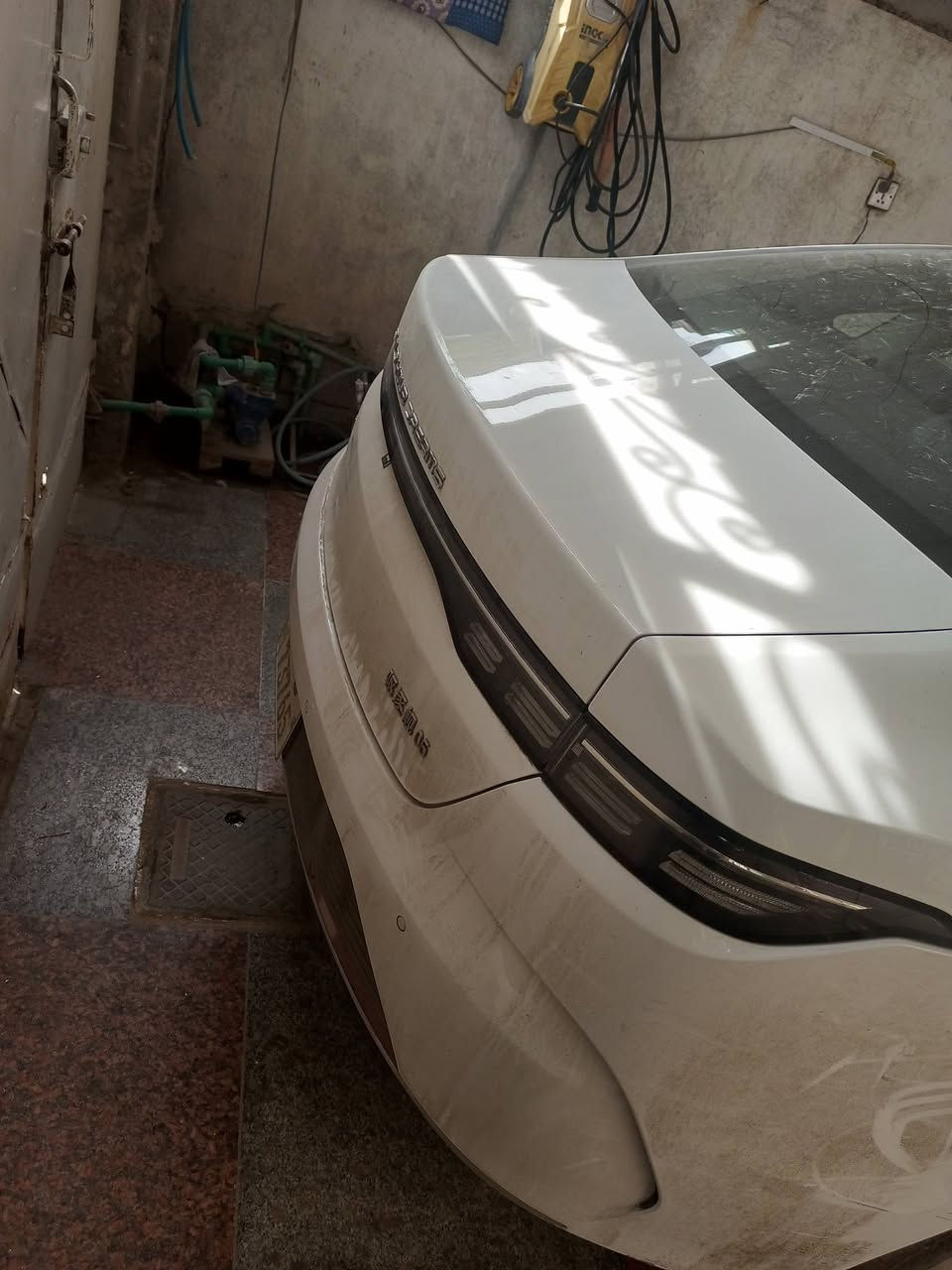 السلام عليكم بي واي دي ديستروير موديل 25بصره بسمي بيها هذه الحادث على حادثها أبيعها تعمل وتسير ماشيه 16الف السعر 118وبيها مجال  العنوان البصره الحيانيه شارع القائد قرب حسينيه اصحاب الكساء هاتف ***********
