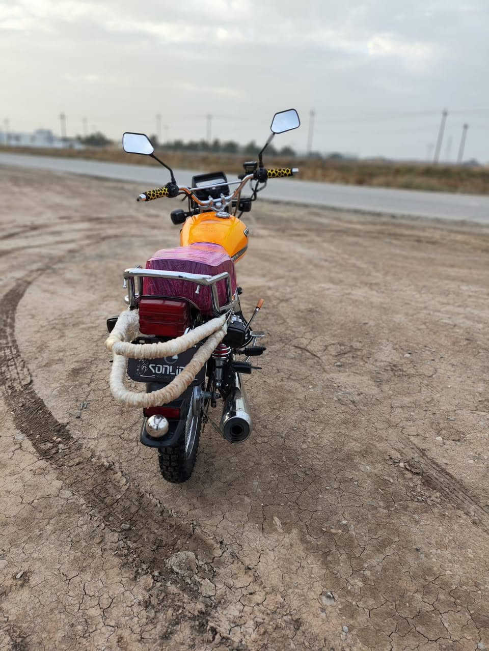 سلام عليكم تايكر موديل 23 مكفولة كفالة عامة مابي اي نقص السعر ٥٥٠ وبي مجال مكان دلى عباس...*********** موجود خاص واتساب
