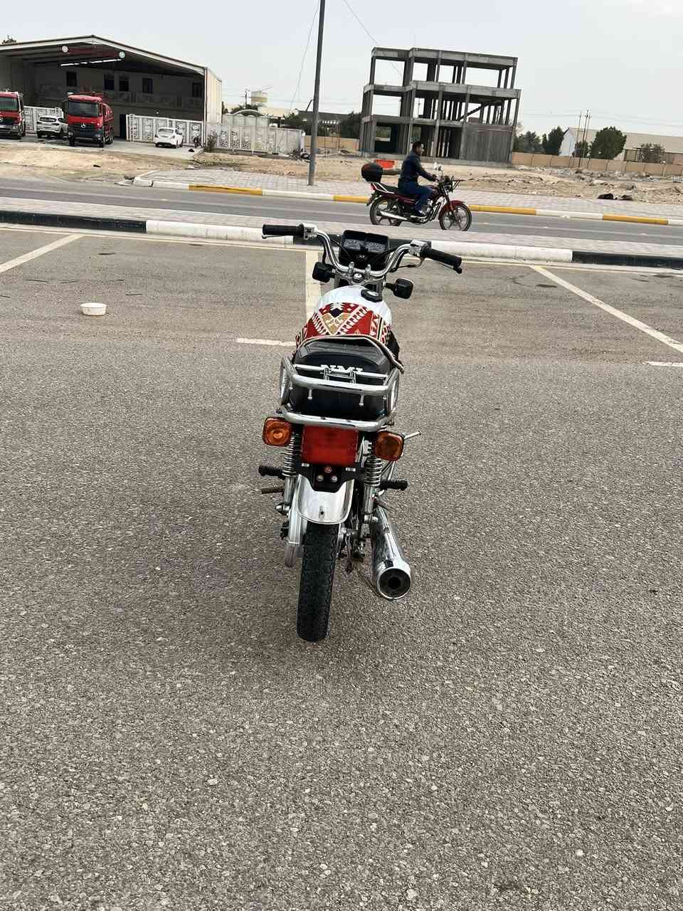 سلامو عليكم ارشا موديل2022اوراق اصولي لدراجه خير من الله ماعايزه برغي تجي وتقلب وتقتنع وبيك خير وتدلل لسعر700وبيها مجال مو شراي لأتعبني للستفسار ***********
