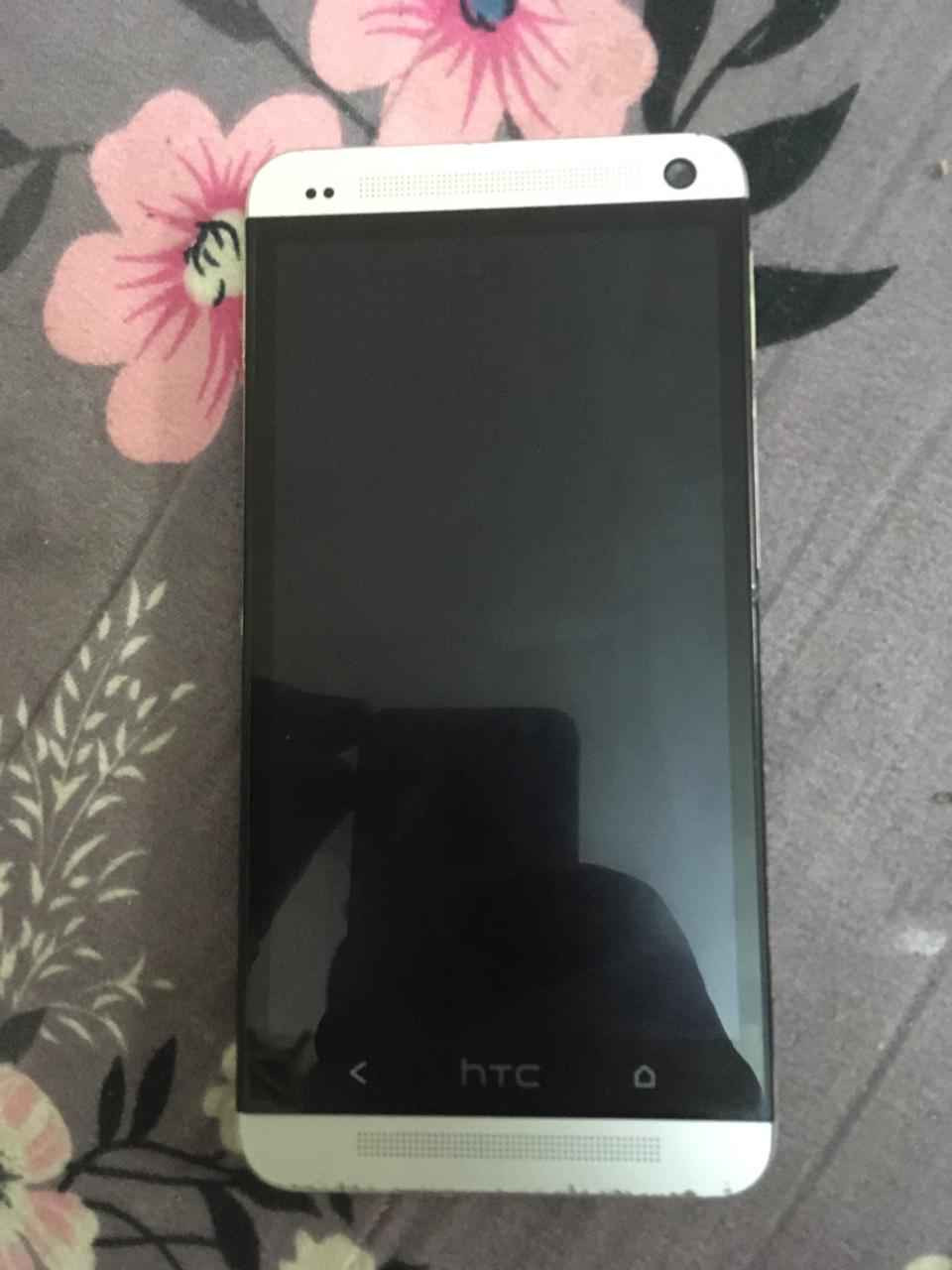 جهازين htc1  طلعن عندي بالع شغالات على الفحص مكفولات من كلشي للبيع ب75 الف مكاني بغداد الحريه *********** بغداد, العراق
