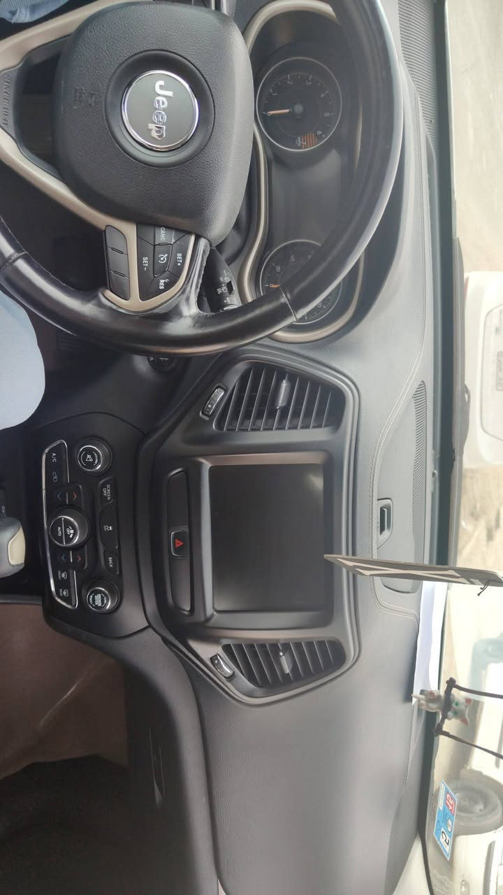 جيب بزون
مديل 16

رقم ذي قار 

فول 1/1ماعده الفتحه 

بيها الباب السايق جوه كلش رشه اثر شخط 

السعر 135 

***********

مكاني ناصره مركز
