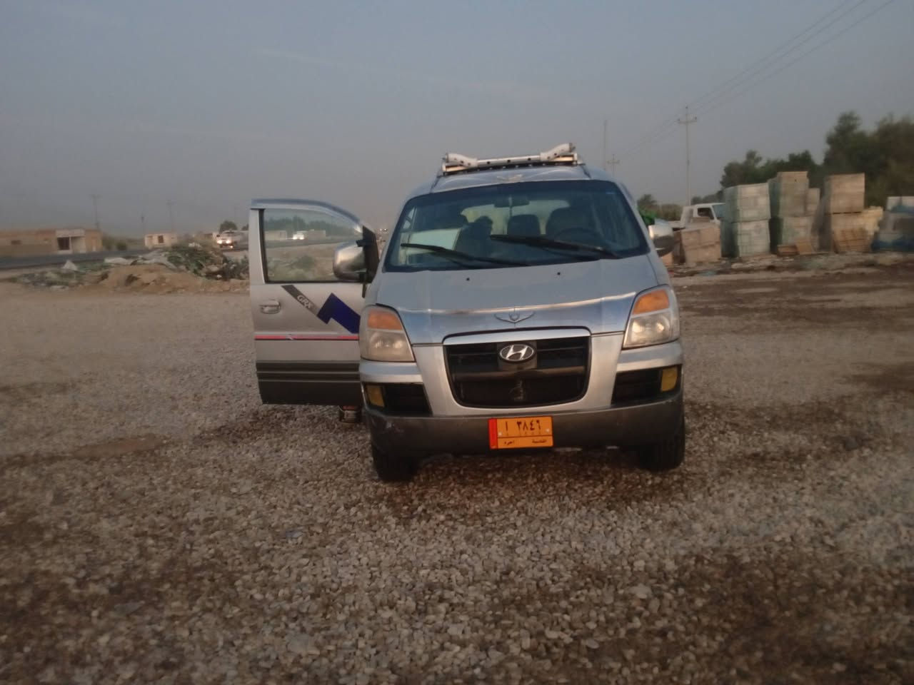 السلام عليكم ورحمه الله وبركاته توجد ستاركس 2007البيع رقم دولي انكليزي قادسيه سنويةجديده سنه 28سياره حلوه تخم تاير جديد خط وبحث جديد مصفره هيئة وغرامات العنوان الناصرية قضاء الفجر السعر 70وبيه مجال الاتصال عل رقم ***********
