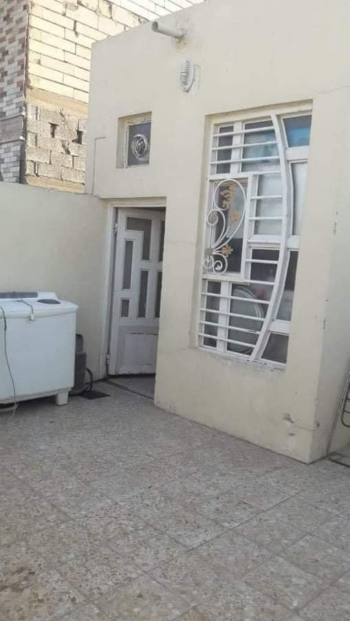 بيت 100 متر
يــالله بيت 100 متر بناء طابوك 
سقف عكاده بيت حلو ومناسب …
غــــرفـــه صــــالـــه مــطــبـــخ تـــخــاريـــج 
الاستقبال نقصه سقف فقط  باقي لبيت كامل وحلو 
عنوان البيت شارع المطار القديم قرب مدارس الجنائن 
سعر البيت 20 وقابل لتفاوض  …
للاسـتـفـسـار *********** واتــســاب +اتــصـال 
@إشارة
