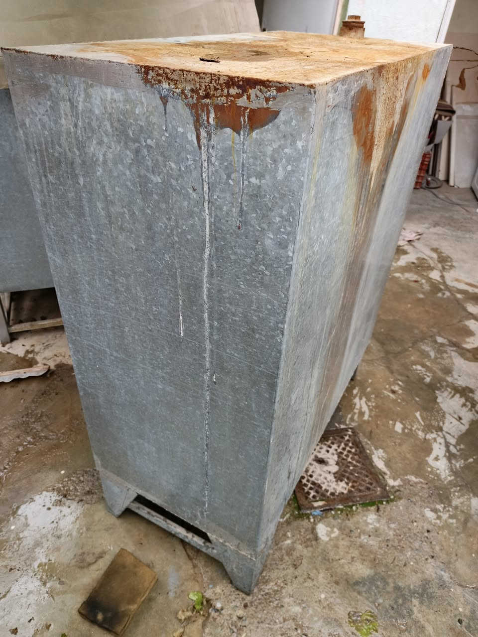 تانكي نفط عدد 2 سعة برميلين شغل قديم سعر الواحد 60الف
***********
