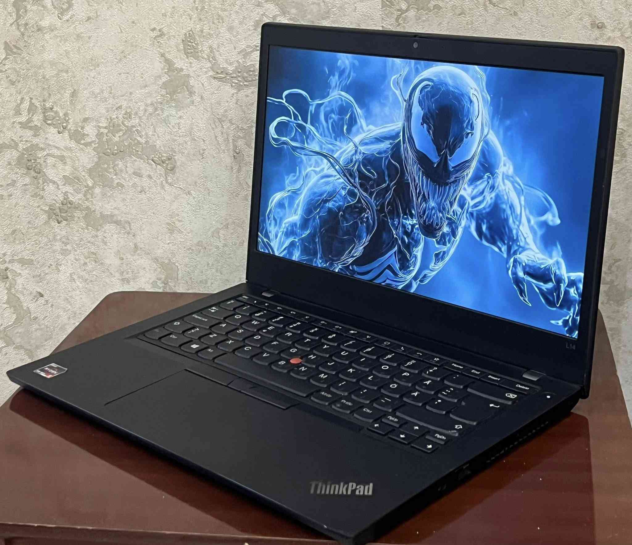 Lenovo ThinkPad .. وحش العمل الشاق بمعالج يعادل جيل الحادي عشر بسعر مميز🔥Ryzen 5! 💻
للبيع لابتوب Lenovo ThinkPad الغني عن التعريف، معروف بمتانته العالية وقوة تحمله للأعمال اليومية، الدراسة البرمجية، والعمل المكتبي المستمر.
⚙️ المواصفات الفنية:
 المعالج: AMD Ryzen 5 4500U (معالج سداسي الأنوية، أداء عالي جداً وسريع بمعالجة البيانات).
 الشاشة: بحجم 14 بوصة وبدقة Full HD (1080p)، ألوان واضحة ومريحة جداً للعين ومناسبة للاستخدام المطول.
 الذاكرة العشوائية (RAM): 8 GB.
 الهارد (التخزين): NVMe SSD 256 GB (إقلاع فائق السرعة للنظام واستجابة فورية للبرامج).
 كرت الشاشة: AMD Radeon Graphics (ممتاز للتصفح، الدراسة، والأعمال اليومية).
🌟 مميزات الجهاز:
 سلسلة ThinkPad: معروفة بأقوى كيبورد مريح للكتابة وهيكل متين يتحمل الاستخدام المكثف.
 نظام تبريد هادئ وممتاز يحافظ على استقرار الأداء.
 شاشة مدمجة بحجم مثالي للتنقل والدراسة (14 إنش) وبدقة عالية جداً.
 نظافة الجهاز ممتازة وجاهز للاستخدام مباشرة.
 السعر: 300 ألف دينار عراقي (شامل التوصيل) 📦🚚
 الموقع: بغداد 📍
 للتواصل والاستفسار: يرجى مراسلة الخاص أو الاتصال على الرقم: ***********
 تنبيه: الرقم متواجد عليه واتساب أيضاً للمراسلة السريعة 💬✅
