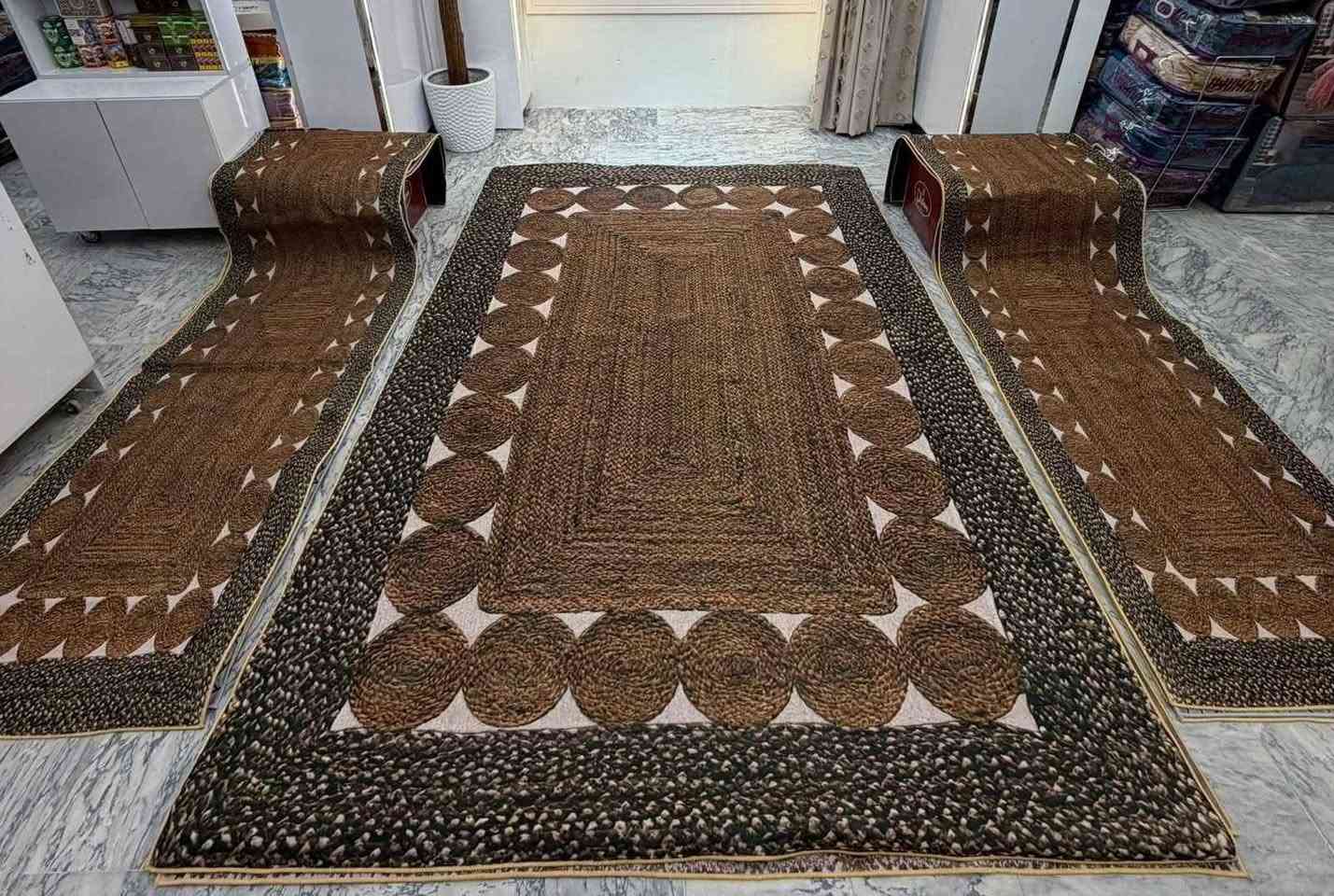 موكيت تركي قياس 2*3 استندر
مع مدات قياس 1متر *90سم بغداد, العراق


**إذا كنت صاحب هذا الإعلان وتريد حذفه لأي سبب، رجاءا أرسل رسالة إلى الدعم الفني**