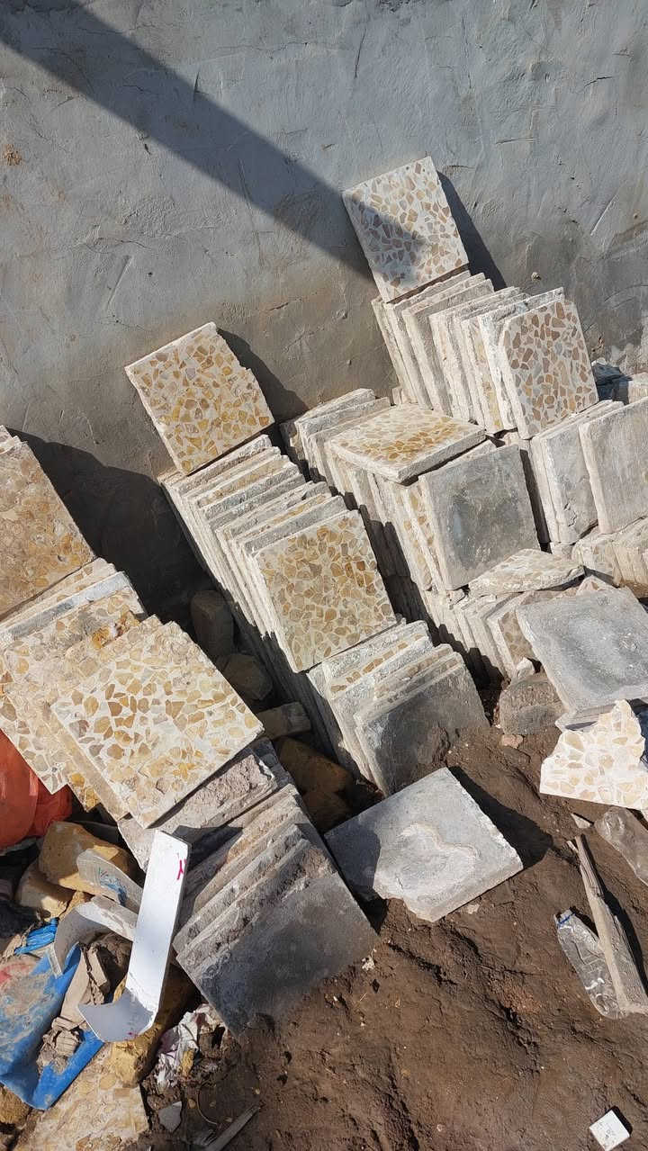 ب500 القطعه
نضيف مستعمل 
*********** او خاص 
ديوانية
