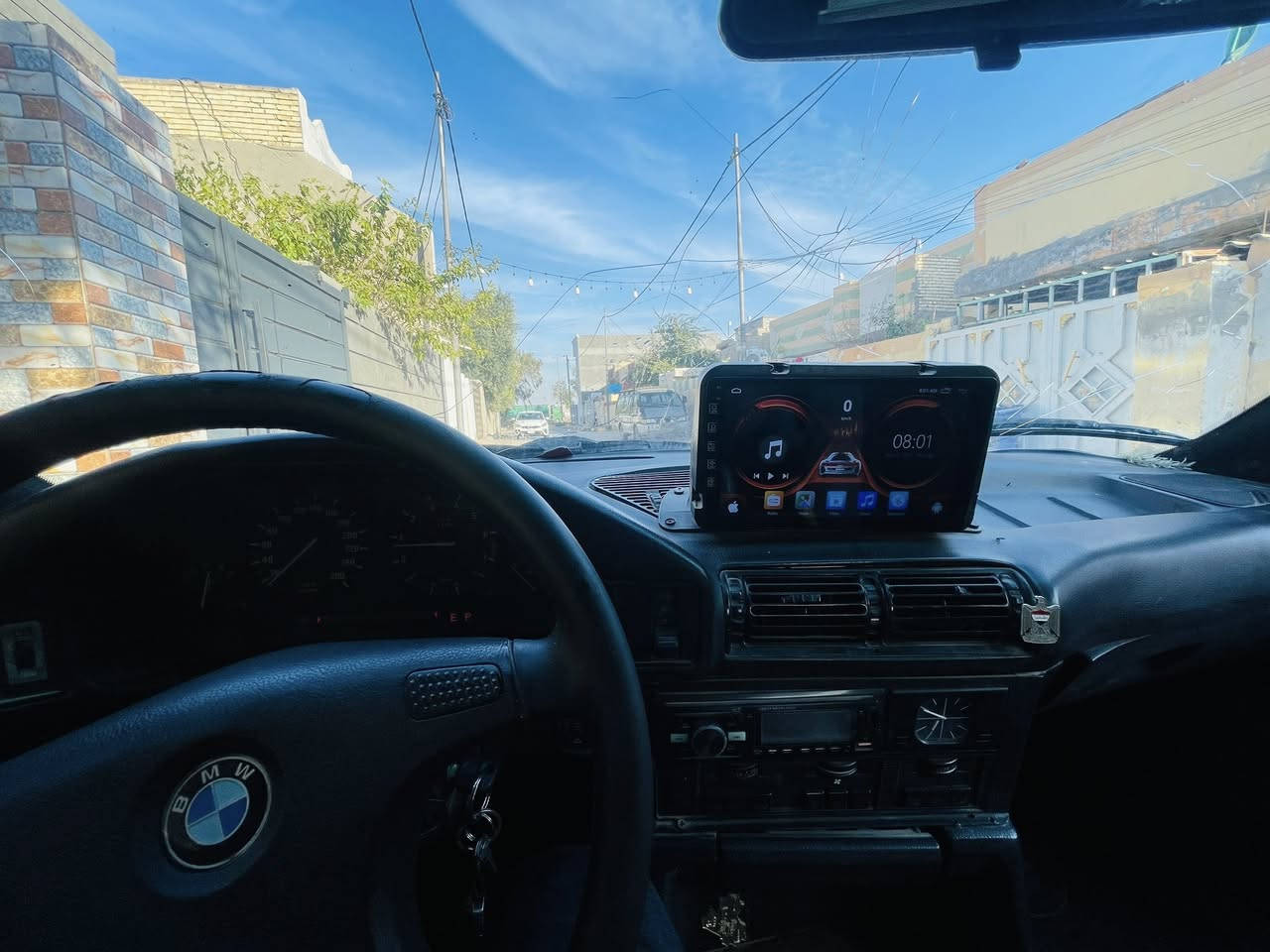 بيئم 535 للبيع نضافة فول محرك مفتوح كهربائيات كاملة سلايد روف رقم الماني جديد سنوية باسمي تحويل ثاني يوم رقم واسط شاشة شغاله وبلوتوث وسماعات كاملة شغاله تخم تاير جديد حماوه مابيها ابد سيارة نضيفة وعلى حسب الاصول السعر ٥٥ واي استفسار على هذا رقم ***********
