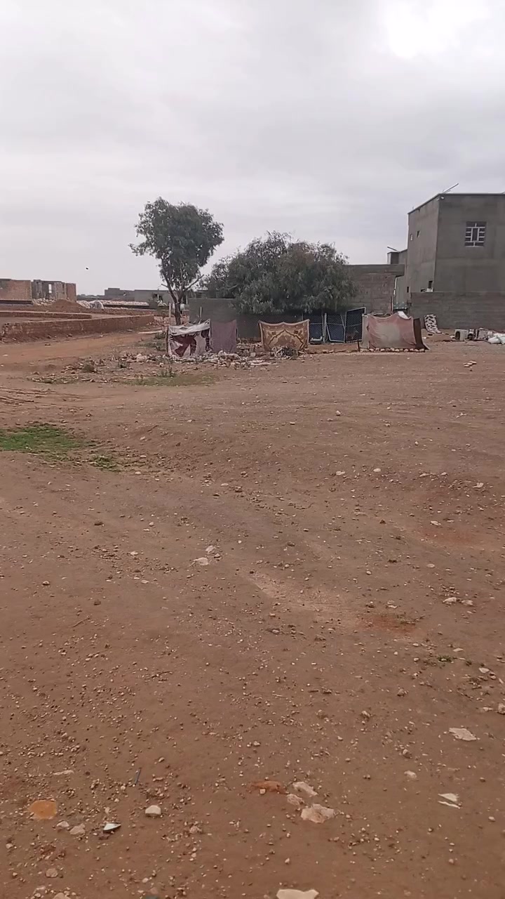 قطعة ارض للبيع 400 متر ركن في منطقة حي التنك سعر 7 وبيهه مجال قليل منطقه زينه للاستفسار الاتصال بالرقم ***********
