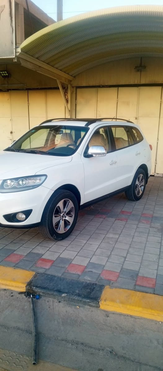 سنتافي 2012 محرك 4 سلندر 
رقم بغداد بأسمي سنويه لغاية 31
فول مواصفات جاهزة من كلشي 
بيه 3قطع صبغ فقط والباقي مكفولة 
مراوس فقط حسب القناعة.     للأستفسار  ***********.                     مكان السيارة النجف
