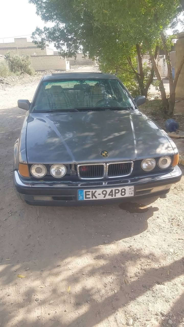 بي ام 730 8 شاد محرك وكير واكسل 40 باب طويل 
رقم بغداد  ويل بيها شعاع هاذه الويل بدلته لبيع السعر  40بيها مجال 
او مراوس شعندك نزل 
#ياالله


**إذا كنت صاحب هذا الإعلان وتريد حذفه لأي سبب، رجاءا أرسل رسالة إلى الدعم الفني**