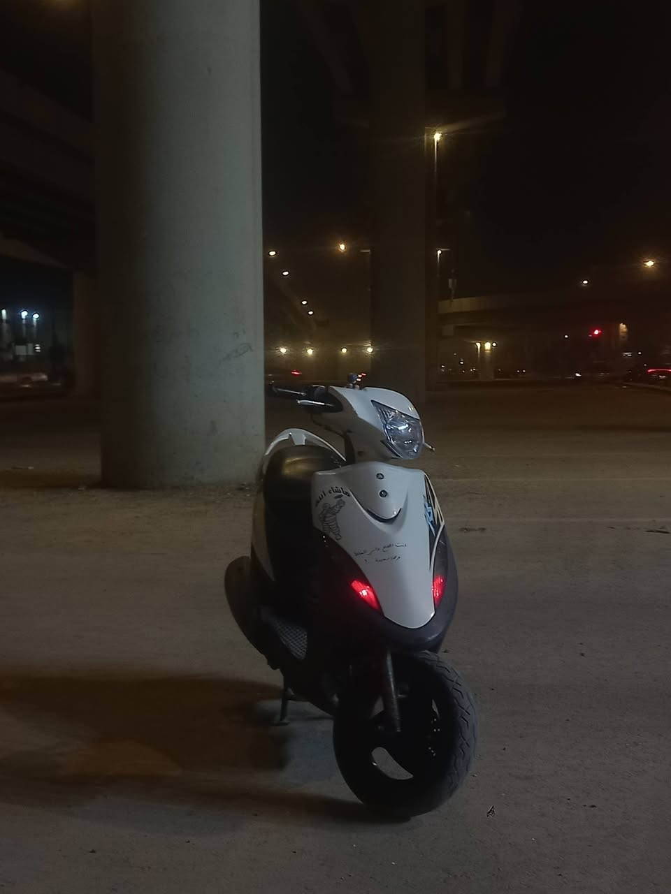 ماكس عدله دراجه نضيفه شلعه ومعدل
دراجه ما مفتوحه بلاديه صار شهرين من نزلت من الرمبه
 سعرها 950 وبيها مجال شي قليل حك جيتك
مكان حله مركز مدينه
رقم ***********
