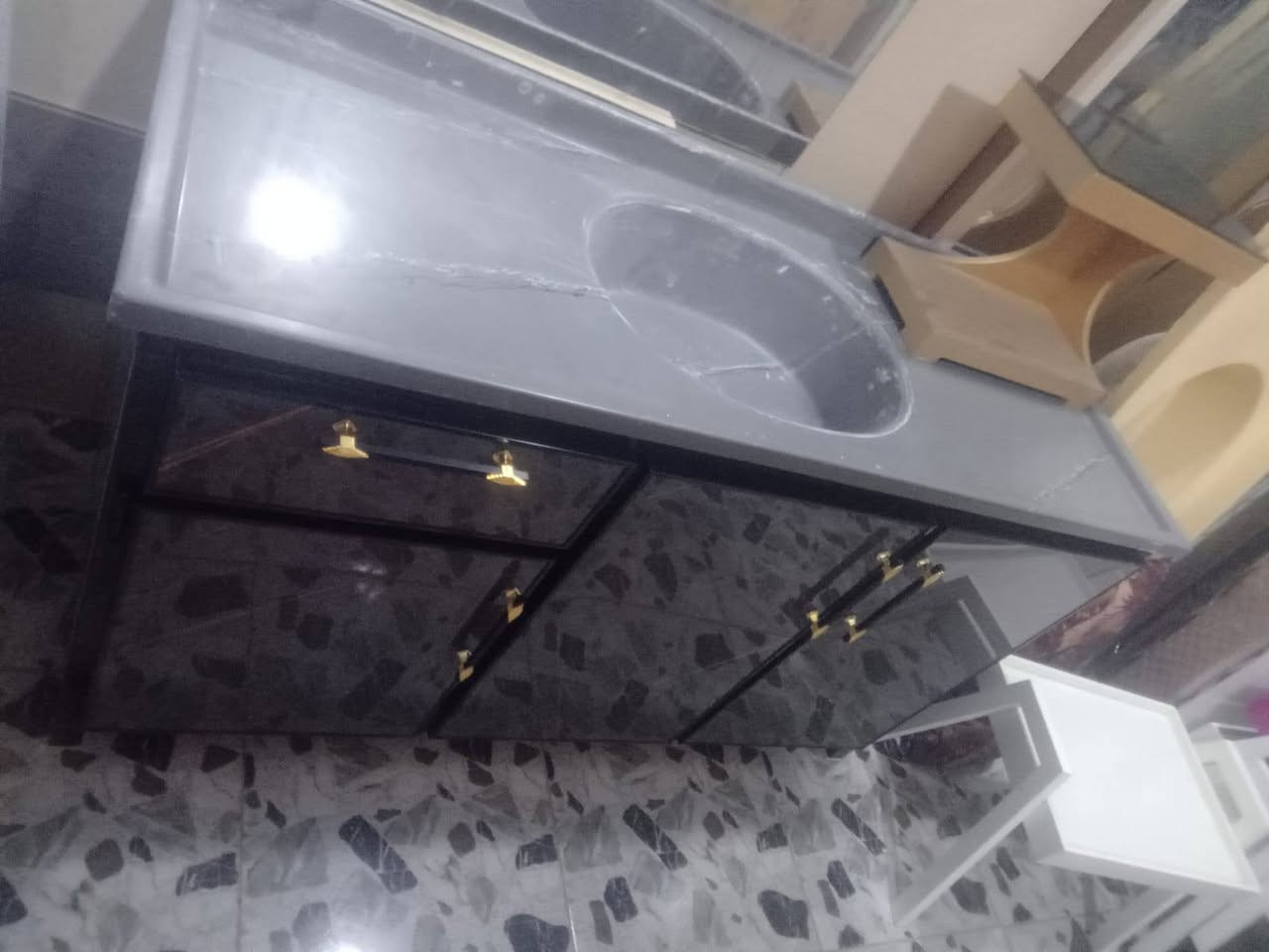 بسم آلله الرحمن الرحیم  متوفر سنکات ومرمر القیاسات حسب الطلب واللون کذلك حسب الطلب جمله ومفرد متوفر 
العنوان: التآمیم_الدواچن 

للتواصل: ***********
