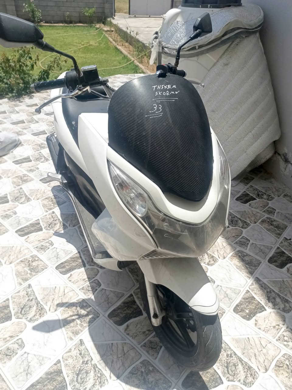 سلام عليكم....
دراجة (PSX)...(جيل الاول)  
🛵للبيع  
دراجة شلعه معدل كهربائيات كلهه شغاله 
دراجة جديده  بلادية
أي نقص مابيهة مكينه 150 
جيب فيتر وتعال افحص
العنوان  ديالى بلدروز رقم ***********  سعر مليون 350 بيها مجال حك جيه
