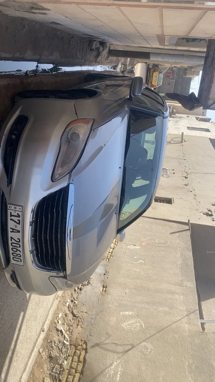 كلايسر سي200
موديل 14

محرك 2400

كير محرك تبريد حداديه تخم تاير باتري جديد 

مكاني سماوه 

***********
