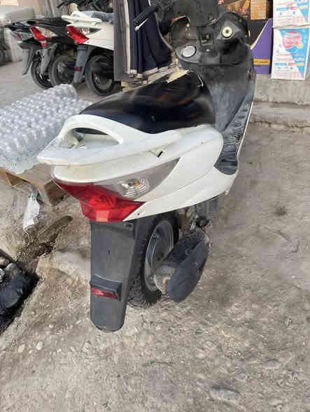 سلام عليكم 
كامكو v2 نوزل مكينه 150 فحل مكينه فقط مفيلسه دراجه تاكل الكاع اكل كفرها الكدام موجود دراجه تخبل وخير من الله نهضه فول ماعوزها ربع للبيع سعر 650 وبيها مجال للشراي واتس موجود اتصل وتدلل ***********
