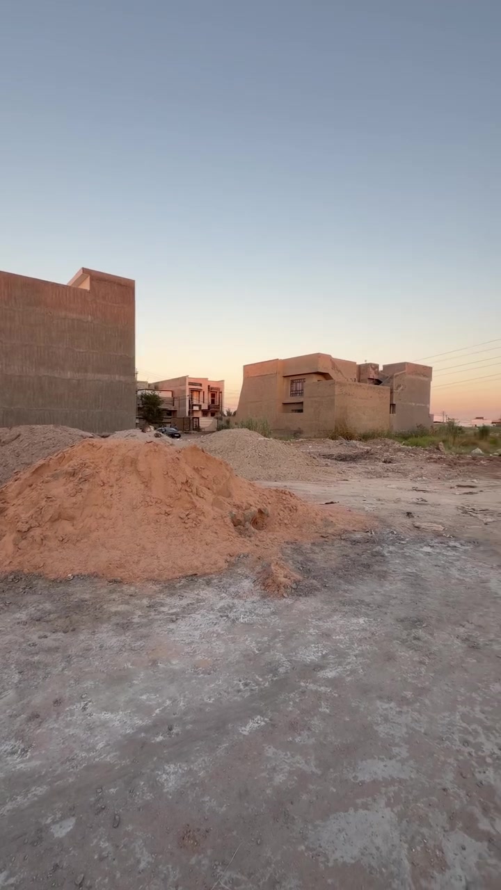قطعة للبيع 
الجفيفي الثانية 
خامس قطعة عن محيط الجغيفي الثانية
المساحة 200 متر 
الوجه 10 
النزال 20 
موقع مميز جدا 
شارع 10 مبلط 
وسط السكن
لمعرفة السعر علق بنقطة 
الرقم
***********
مكتب التاج الجغيفي الثانية مجاور خدمات عمر النعيمي
