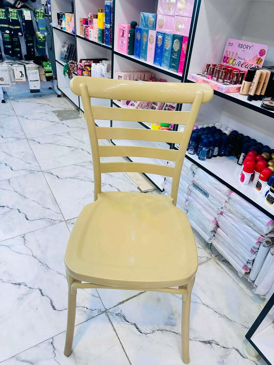 //—- كراسي 🪑 عظم عاج //__
//—- عرض خاص //—- 🔥🔥🔥
تركي الاصلي مو عادي العراقي 
___ السعر // ١٥,٠٠٠ الف __ 
بلاستك الاصلي ضد الكسر 
الكيمة قلية جدا ….
🔥🔥🔥🔥🔥🔥🔥🔥🔥


**إذا كنت صاحب هذا الإعلان وتريد حذفه لأي سبب، رجاءا أرسل رسالة إلى الدعم الفني**