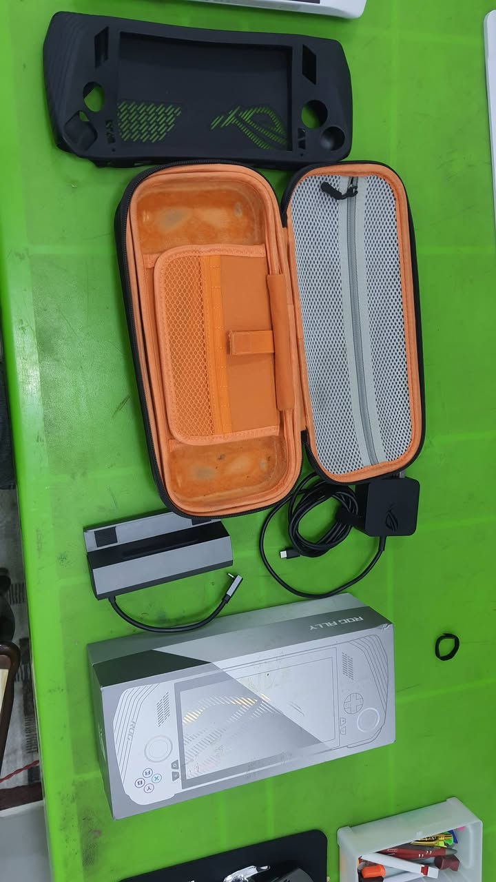 سلام عليكم
اسوس روج السعر 700 وبي مجال 

ذاكره 1تيرا مو 500

شاشته 144 هيرتز 

المعالج اكستريم اعله فئه 

ملحقاته 

جنطه 

كفر جلاتين + لاسق حمايه

شاحنه الاصليه 

وتحويله شاشه اصليه موجوده بالصور

السعر 700 وبي مجال اتصال على الرقم او تساب موجود توصيل كل المحافظات 

***********
