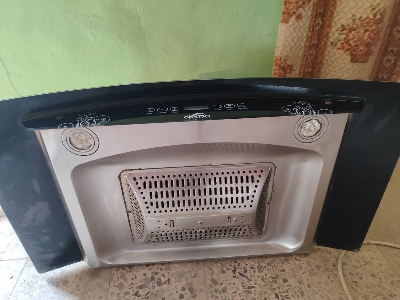 اغراض مستعمله للبيع مكاني ديوانية مركز 
1-ساحبة مطبخ شغاله مابيها شي بس جنت تاركها طلعتها هسه بس الماطور يون وماتفتر بس شاشتها وانارتها شغالات 

2-غسالة هيتاشي  الغسل يشتغل بس بي صوت وتجفيف هم وكف 

3- جرباية حديد ام نفر تتفصخ كلش قوية 

4 - لعبة قفز حجم كبير واصلية 

5 مبردة بس كشر 

اسعار مناسبة قيم واخذ


**إذا كنت صاحب هذا الإعلان وتريد حذفه لأي سبب، رجاءا أرسل رسالة إلى الدعم الفني**