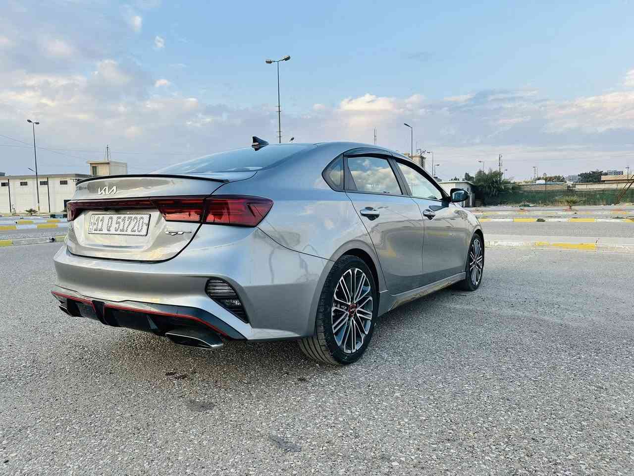 السلام عليكم 
فورتي GT لاين 2024

السياره ماشيه 29 الف ميل فقط 

قطعتين تبريد
حساسات 
شاشه كبيره 
كار بلي 
كامره دواره 
كشنات كهرباء 
نقطه عمياء 
ويل بلادي 
كشنات جلد مع مخمل 
رادارات 
توقف ذاتي 
لايت زنون 
لد نهاري 
مثبت سعره 
3 وضعيات قياده 
اشاير بالمري
تحديد مسار 
مانع انزلاق
دخول ذكي بصمه
شحن لاسكلي
شاشه وسطيه للاعطال

وبعد بيها هوايه مواصفات 
السيارات رقم بغداد تحويل مباشر 

بيها قطعيتن جاملغ وبنيد 
ضربته سطحيه يعني 
مابيها ضربه بالشاصي ولا باللغد 
مبدل كلج الكير فقط
سياره جاهزه ومابيه اي نقص 

السعر 147$ وبيها مجال بسيط جدا 

مكانها بغداد 
***********
***********
صور السياره والسونار والحادث موجود بالمنشور
