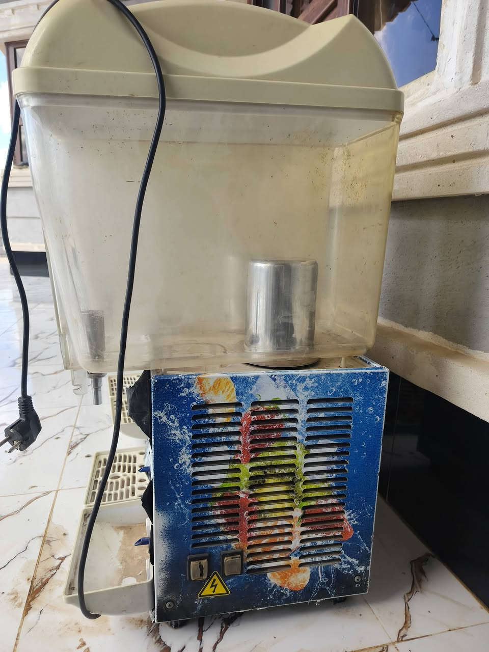 السلام عليكم
يوجد برادت شربت للببع عدد2 بعدهن جدد وشغالات

هـ‏‪***********‬‏
