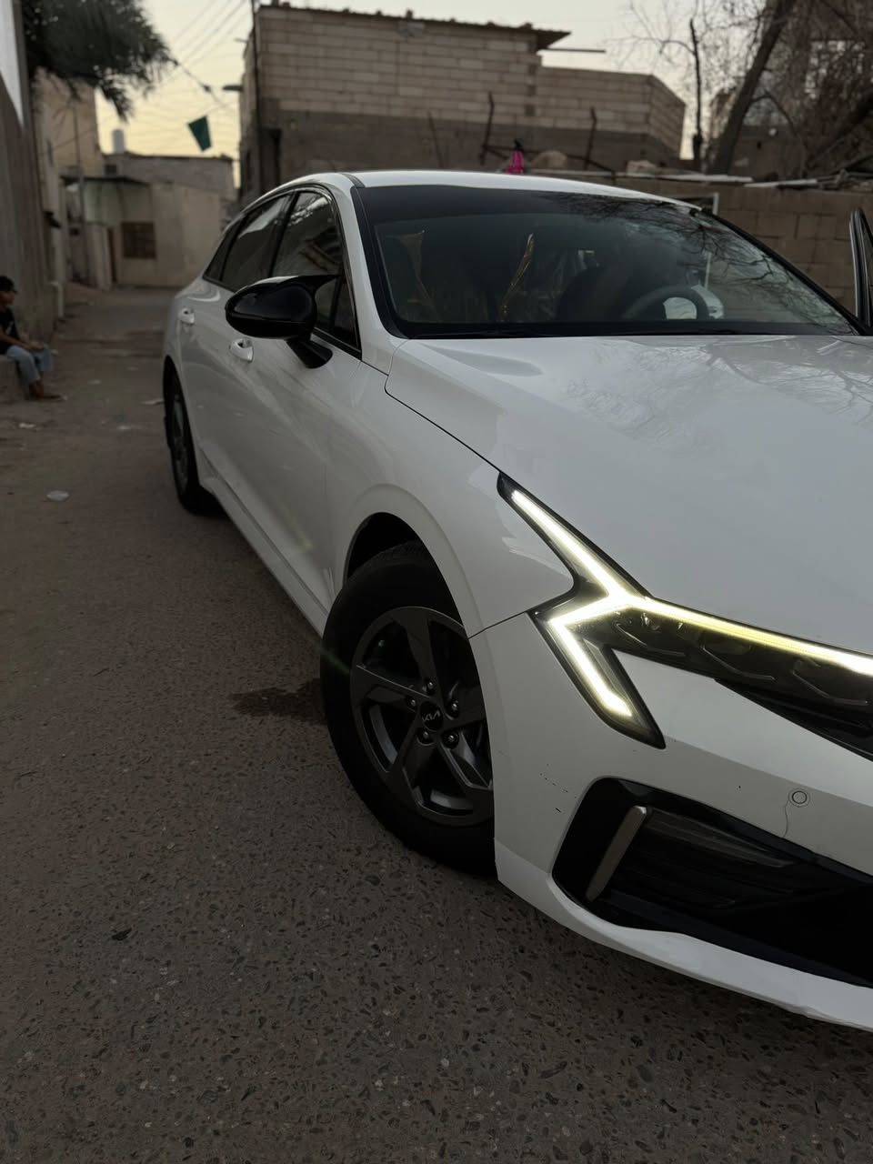 السلام عليكم
K5
2024
خليجي سيارة بية بارد فقط بدون دواخل بدون شي ربع من باب وربع من مدكر +الخسفة الي بلبنيد موضحة بصورة 
رقم أربيل الدولي بأسم شركة وكالة فول مواصفات عدا البنوراما
بصمة أبواب
بصمة صندوك
تحكم ستيرن جهتين
شاشة جبيرة ديجتال كار بلاي
كشنات جلد
5 وضعيات قيادة
كروز مثبت سرعة
شاشة اعطال
شغيل عن بعد 
حساسات امامية
حساسات خلفية
كامرة خلفية 
مانع تصادم أمامي (رادار)
مكينة 2500 تنفس طبيعي 
ميل سيارة 90الف 
 وبعد بية هواي مواصفات 
السيارة على وضع الشركة بلادية
مكينة وكير وتخم تاير وحدادية وتبريد كلة مكفول وعلى وضع الوكالة
السعر 205
العنوان  البصرة 
 الاستفسار  ***********
