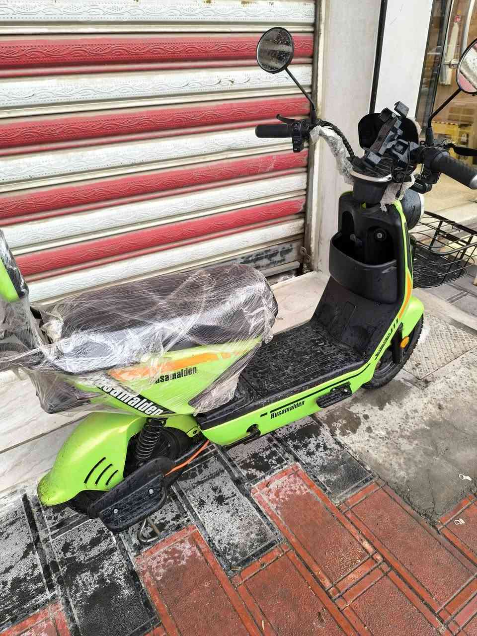 دراجه شحن للبيع بعدها بالجيس مصارلي شهر من اشتريتها والله كلشي جديد بيها وممتعوبه ونظيفه المراسله والسعر خاص لو واتساب *********** مكاني بغداد
