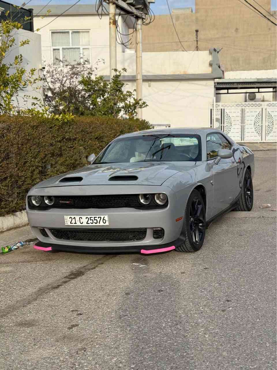 dodge challenger 2021
   6 بستون GT
1پارجي بوياخه بيّ ناوكَرتن و دواى كه بس دةفتةربةنزيني هةية 
ته نها يه ك ئيرباكى دشبول ته قيوه كيرو مكيني بشرت
به سمه و شه غال
كَير سوكان
شاشه كه وره
حديد سورعه
كوشن جلد
ماوهى روّيشتن 52 ميل
هه موو كَيانى لوكه
تايه و ويلى تازه لوّك
مهزه و به راد وسه نه وى تازه يه كيتابي خروجي هاية
سعر 195
***********
تةحويل بةشةرت
