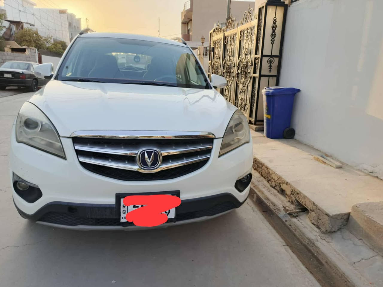 سلام عليكم سيارة شانجان c35 موديل 14بأسمي مع دفتر بانزين سنوية لل 30 كلين چاملغ السكن  رش فقط السعر 85بيها مجال رقم الهاتف 
***********
