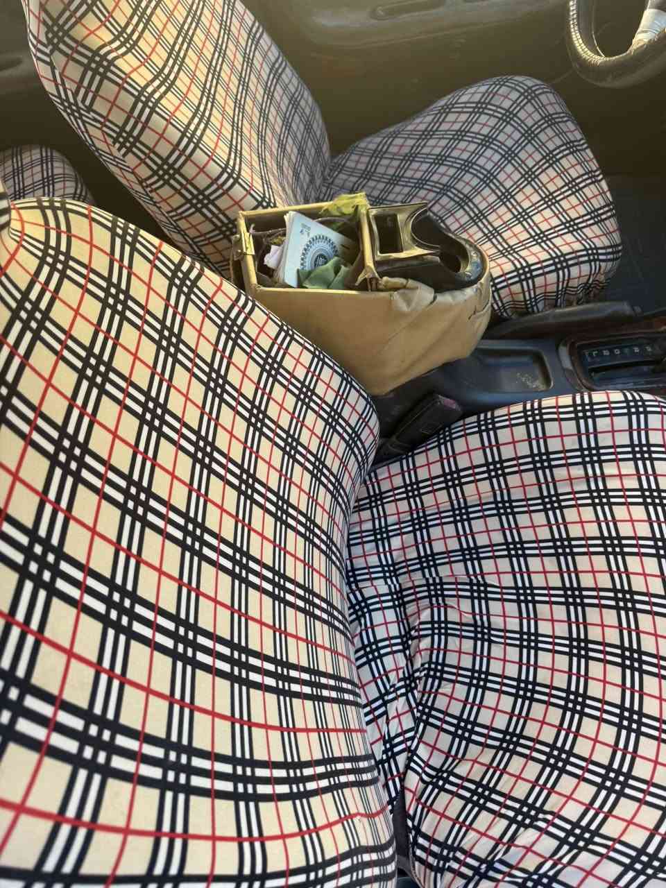 سوناتا2
موديل 1994
كير اوتماتيك ميكانيك جديد
مكينه حاويه قبل فتره شديتها 
سنويه ساقطه قبل سنتين 
مصبوغه عام اثر جراد 
بدون ضربه
كهربائيات جام شغال 
طوافه شغال 
43 وبيها مجال 
اي ستفسار اتصل ***********
