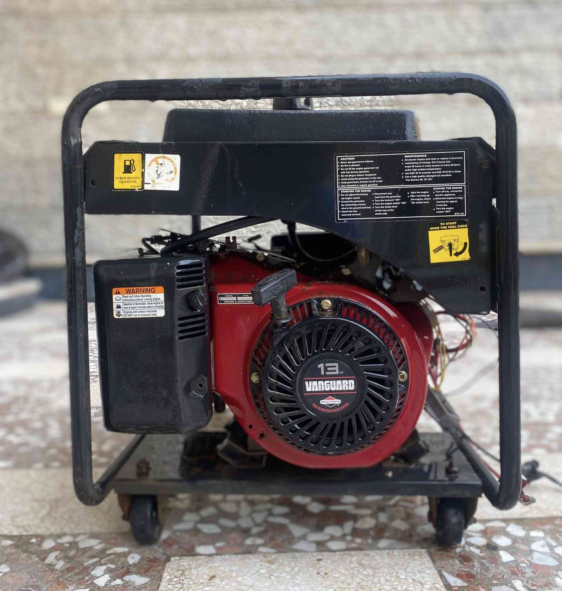 سلام عليكم 
مولدة اقصى جديدة جدًا(8kv)  
شغاله نقصهه كابريتر فقط
السعر 200الف ففط
المكان بغداد الحبيبية
***********
