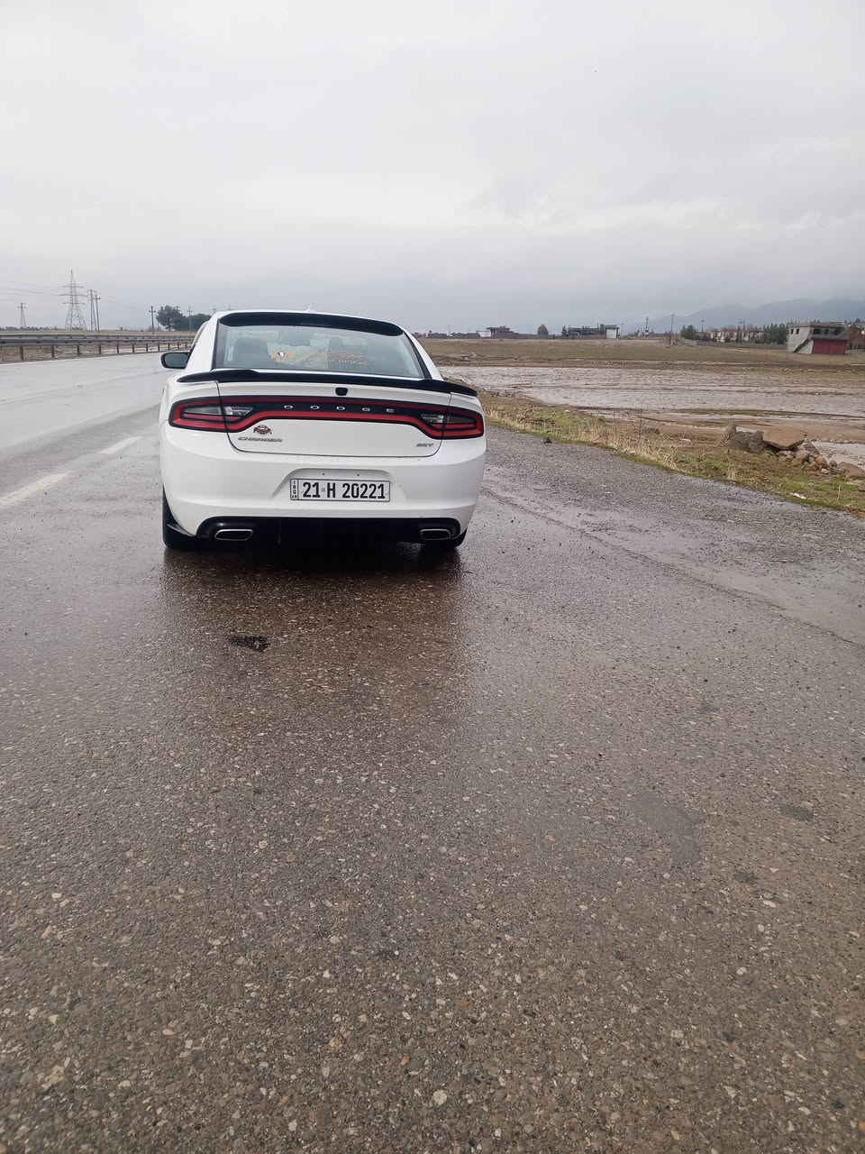 السلام عليكم للبيع جارجر 2016 SXT تويل رقم مميز سليمانه بسمي حادث السيارة جاملغ امامي عكس السايق  مبدل ومباوكين ويا من الباب صبغ وبيها بارد بلجاملغ الخلفي كلش بسيط أقل من الشبر مكينه وكير مامفتوحات على وضعيت الشركة السياره استخدام شخصي كلش نضيفه تخم تاير جديد وتبريد خير من الله ويل 18  SXT غرفه VIP لون 
سمائي السعر 183 وبيها مجال كلش بسيط 
عنواني بابل الحصوه ***********
