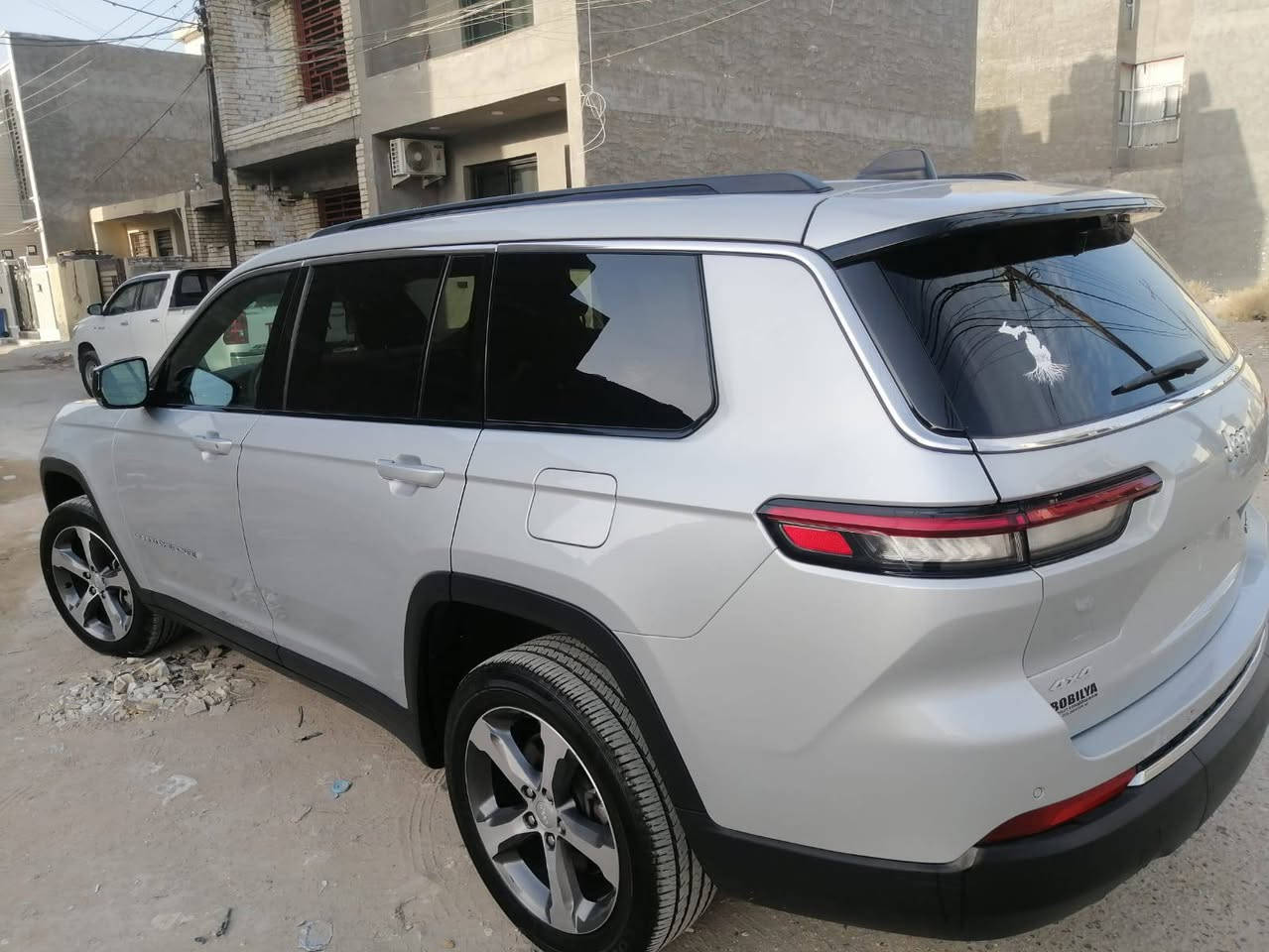 السلام عليكم للبيع جيب لمتد ٢٤رقم كمركي اربيل تبديل بابين الصفحة اليمنى جاهزة للاستفسار اتصال ***********
