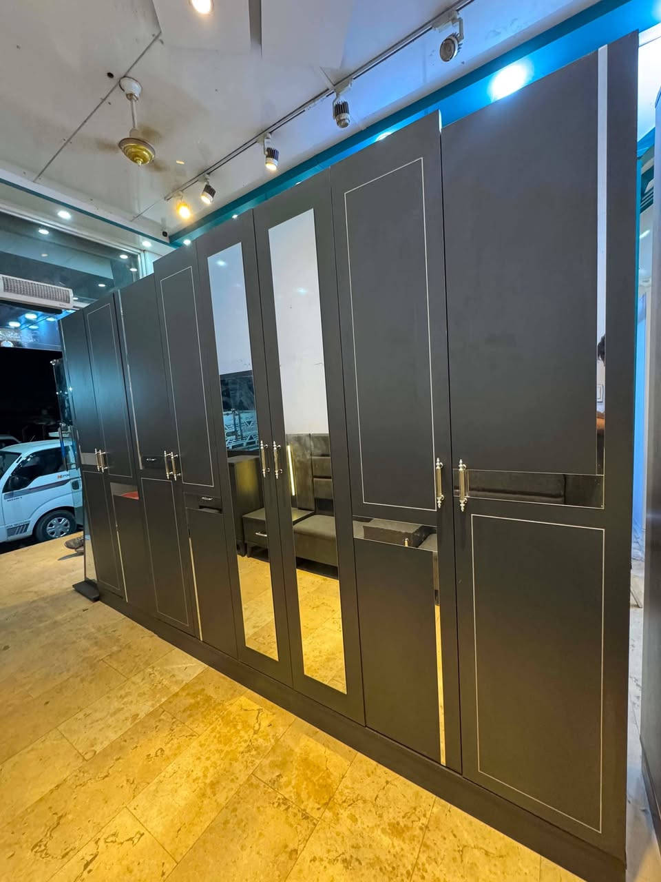 10 قطع 700 المكان نجف اي ستفسار خاص +964 787 601 1875
