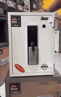 قاصه ذو متانه عاليه جدا وزنها 55كيلو بسعر 210✅
للحجز وتساب *********** ✅✅✅
