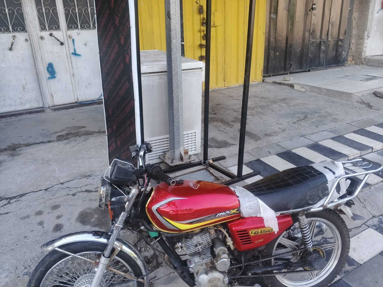 درجه لبيع ايرني بريك جديد تنكي جديد درجه بل مشي  تخبل  سعر 350 مكان شعب قرب صباح خياط ***********
