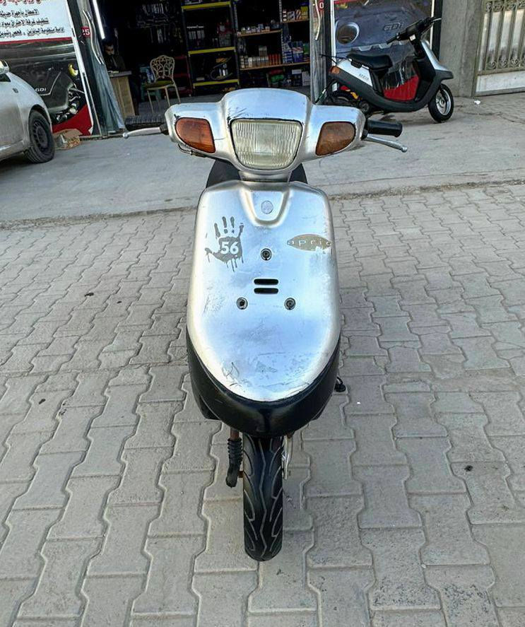 سلام عليكم درأجه بطه للبيع مديل 1999 كهربائيات كلها شغاله سلف شغال كفرات أصليه مفتوحه مره وحده تجفيت كله أصلي شلعه معدل دبل خلفي جديد هوى زوج تايرات جدد درأجه نكره ألسعر ( 225 ) بيها مجال قليل مكاني كربلاء شارع ألحولي  للستفسار أكثر *********** وآتساب موجود 💎
