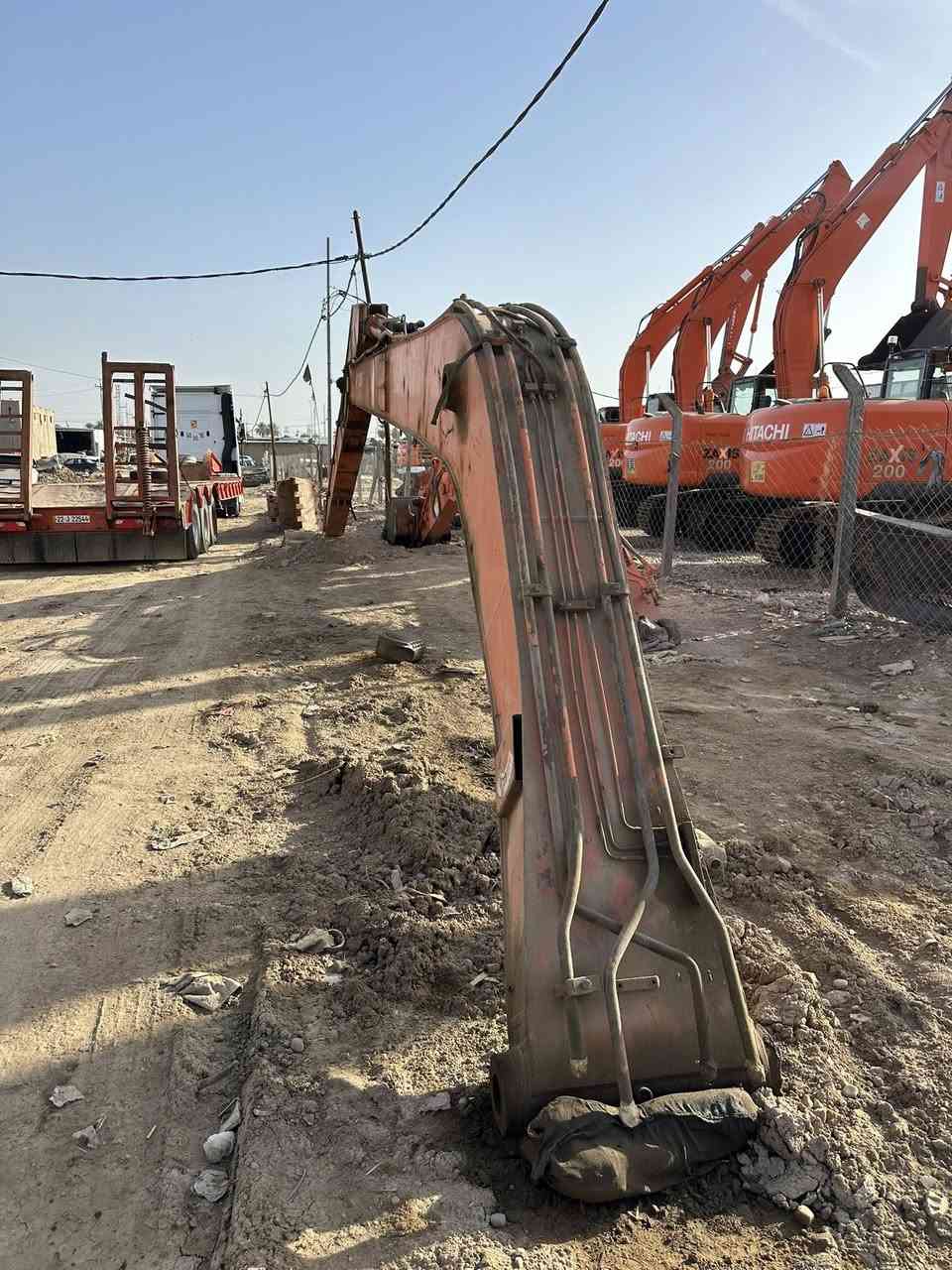 للبيع جب 16 جاهز للعمل يرهم على جميع الهيتاشي مكان شوملي حي صناعي 
السعر 60وبيه مجال 
***********
