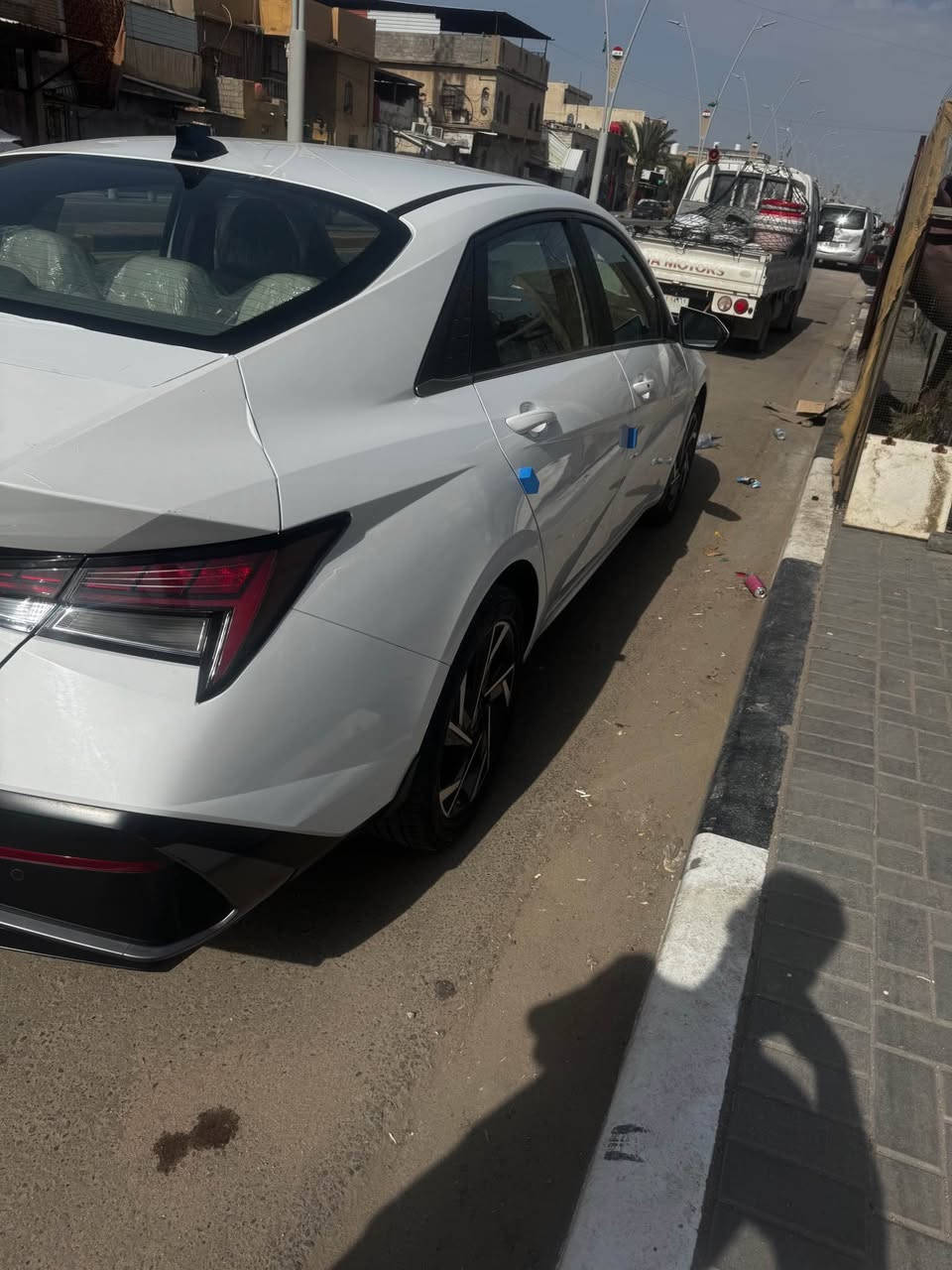 السلام عليكم للبيع هيونداي النتره 2025رقم اربيل 
محرك 2000كفاله عامه ماشيه 20الف سياره جديده 
مامتعوبه فول مواصفات بصمه فتحه سقف ستخدام شخصي سعر195وبيها مجال قليل عنوان البصره المن الداخلي.  *********** السلمان, المثنى
